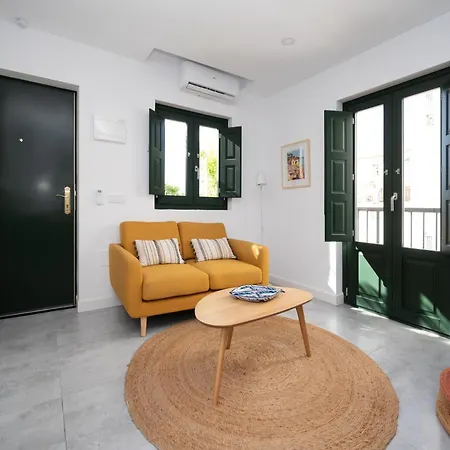 Lovely House In Peaceful Courtyard * Бенальмадена