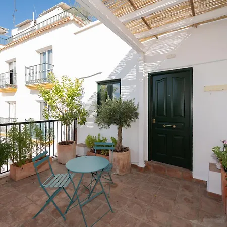 Lovely House In Peaceful Courtyard Апартаменты