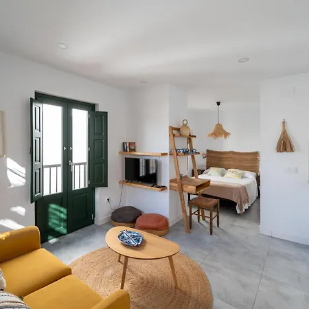 Lovely House In Peaceful Courtyard Benalmádena